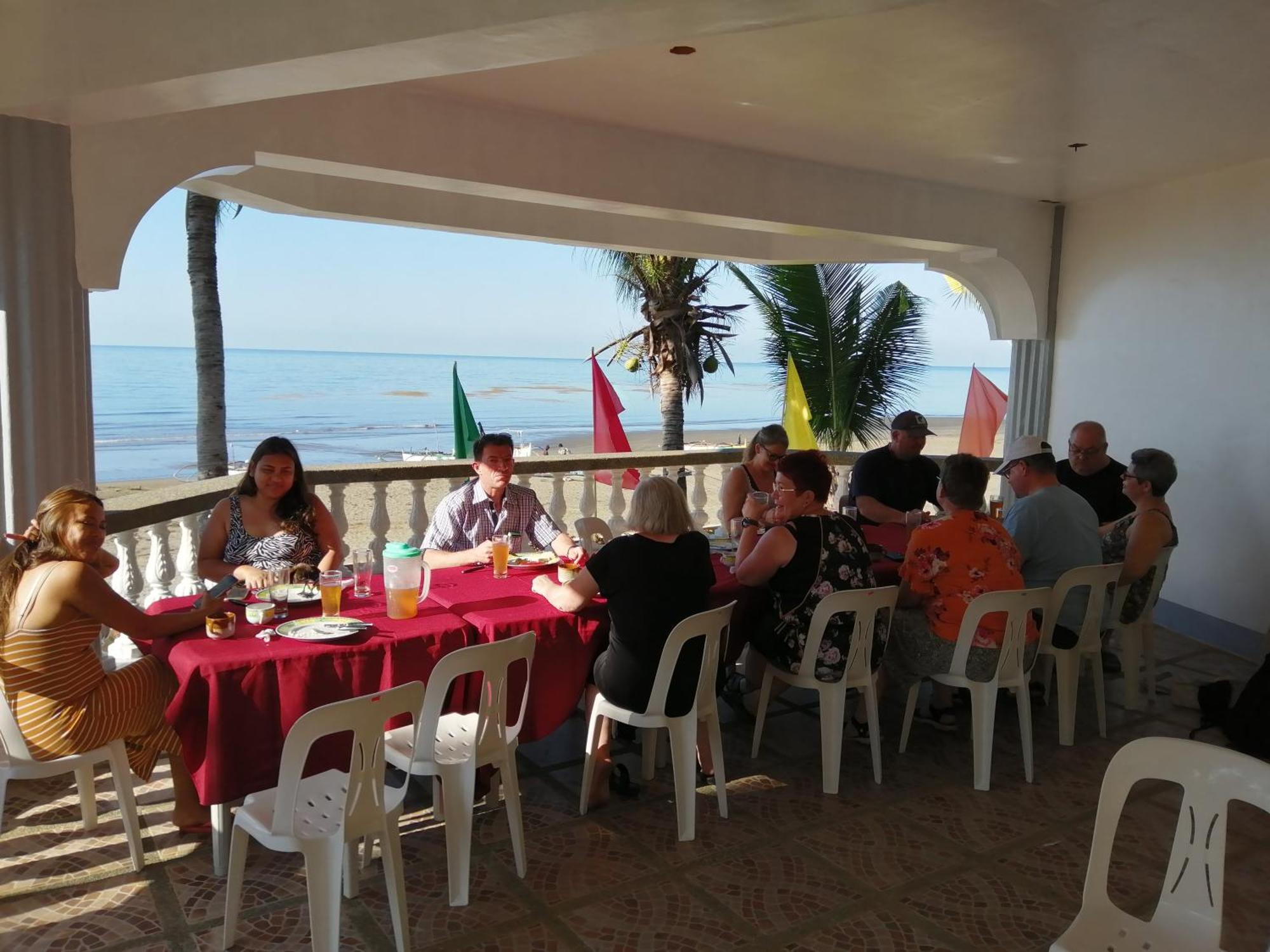 Seasun Beach Resort & Hotel Lucapon Екстериор снимка
