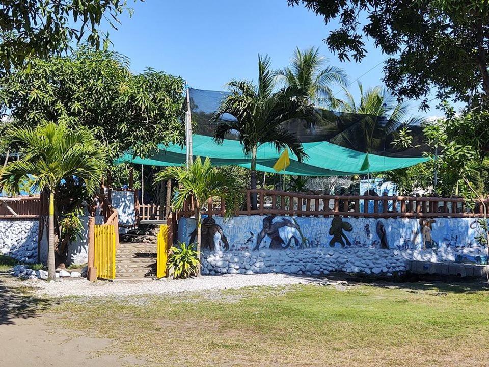 Seasun Beach Resort & Hotel Lucapon Екстериор снимка